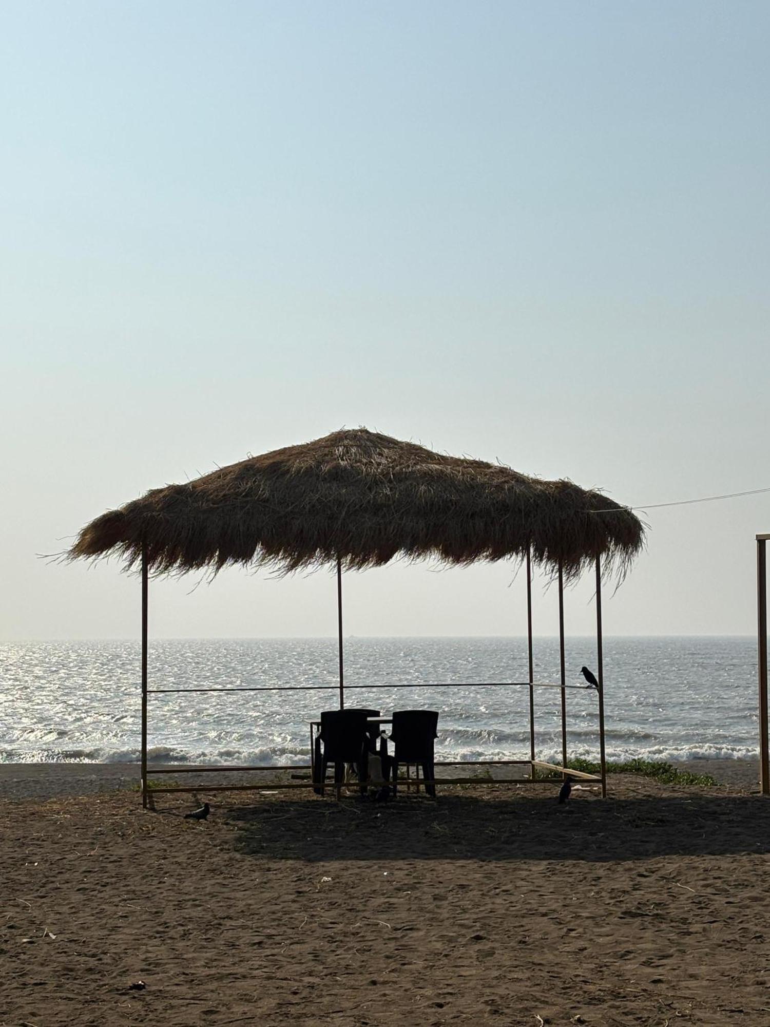 Sea Royal Rooms And Cafe Virar Ngoại thất bức ảnh